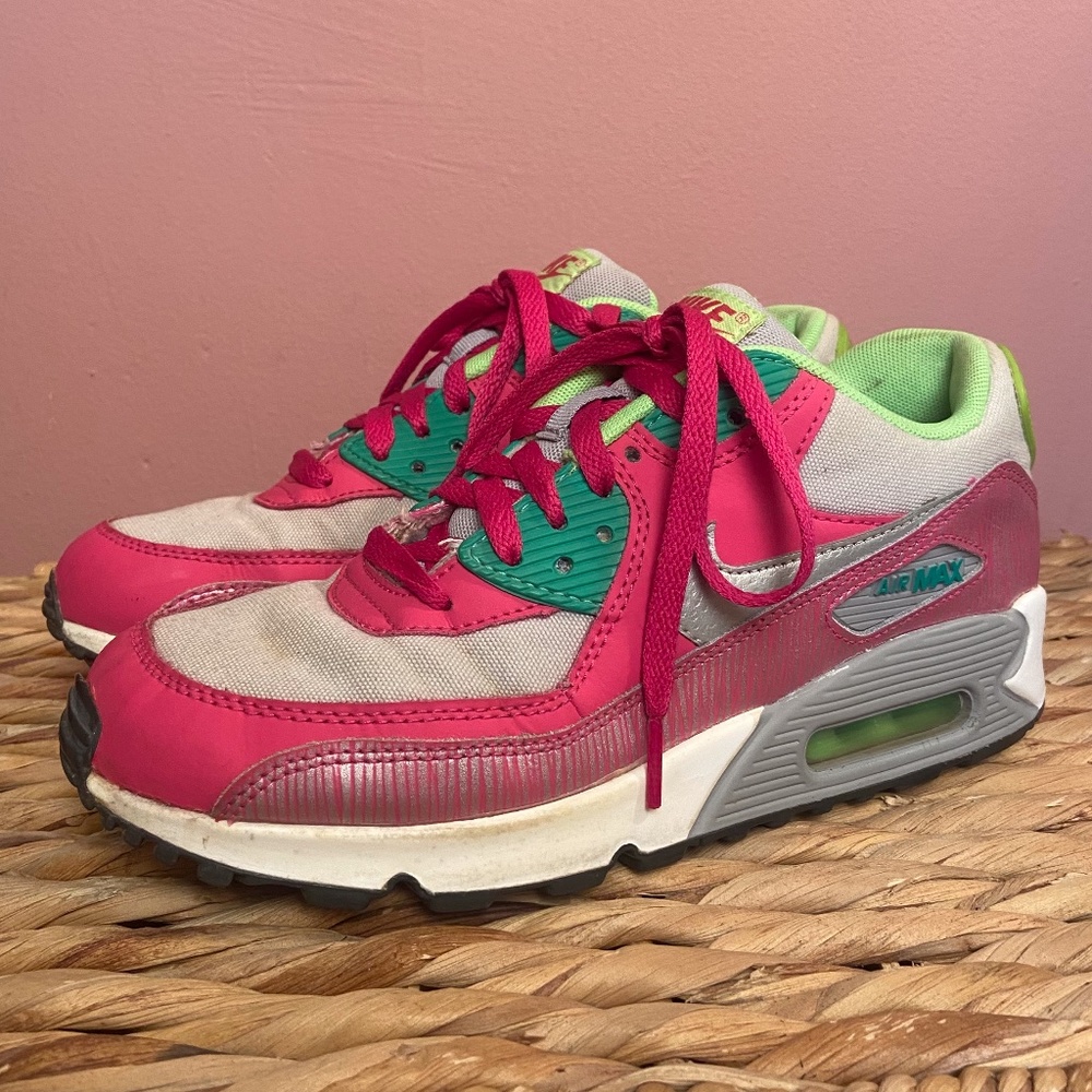 Nike Air Max 90 Sneakers in Pink